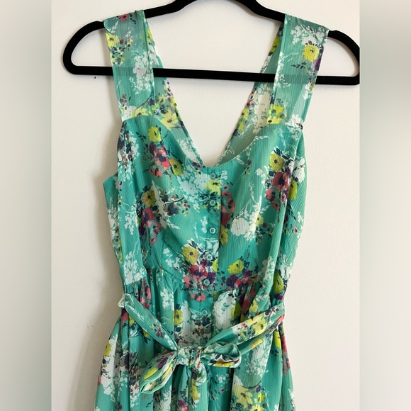 Lauren Conrad dress - Picture 3 of 4